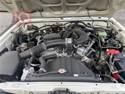 تويوتا لاند كروزر 70 بيك اب